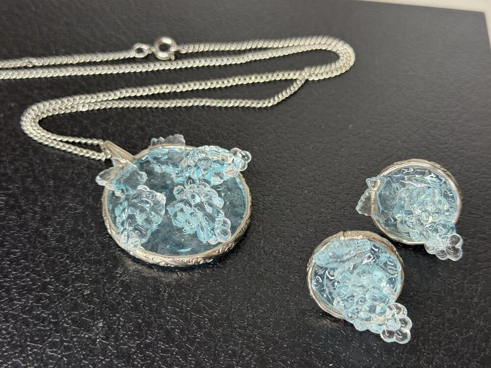 Vintage Blue Lucite Molded Grapes Pendant Necklace & Matching Earrings